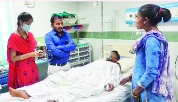 పాము కాటుకు గురైన గిరిజన విద్యార్థి