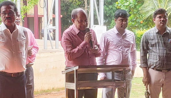 విద్యతో ఉన్నత శిఖరాలు