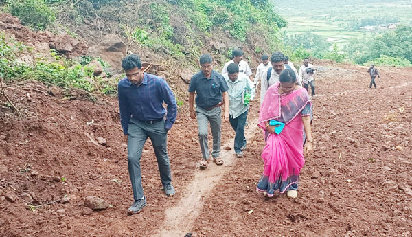 కొండ ఎక్కి సమస్యలు తెలుసుకుని...