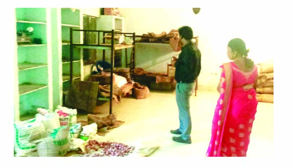 మెనూ ప్రకారం విద్యార్థులకు భోజనాలు పెట్టాలి