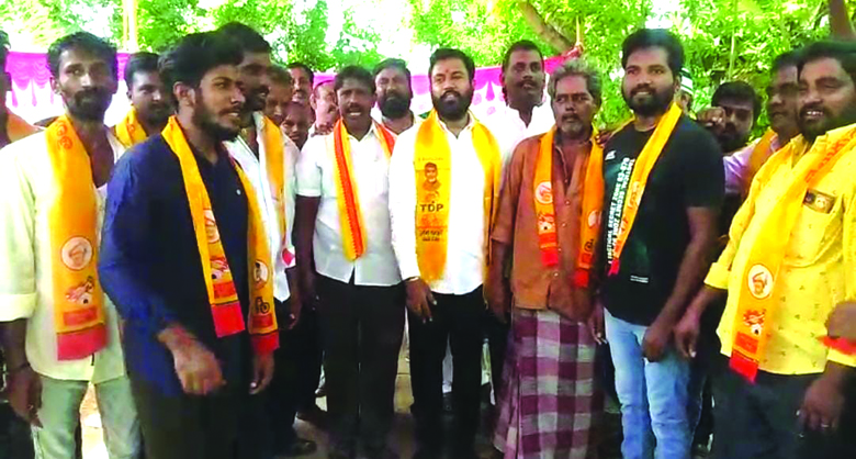 టీడీపీలో చేరిన వైసిపి కార్యకర్తలు