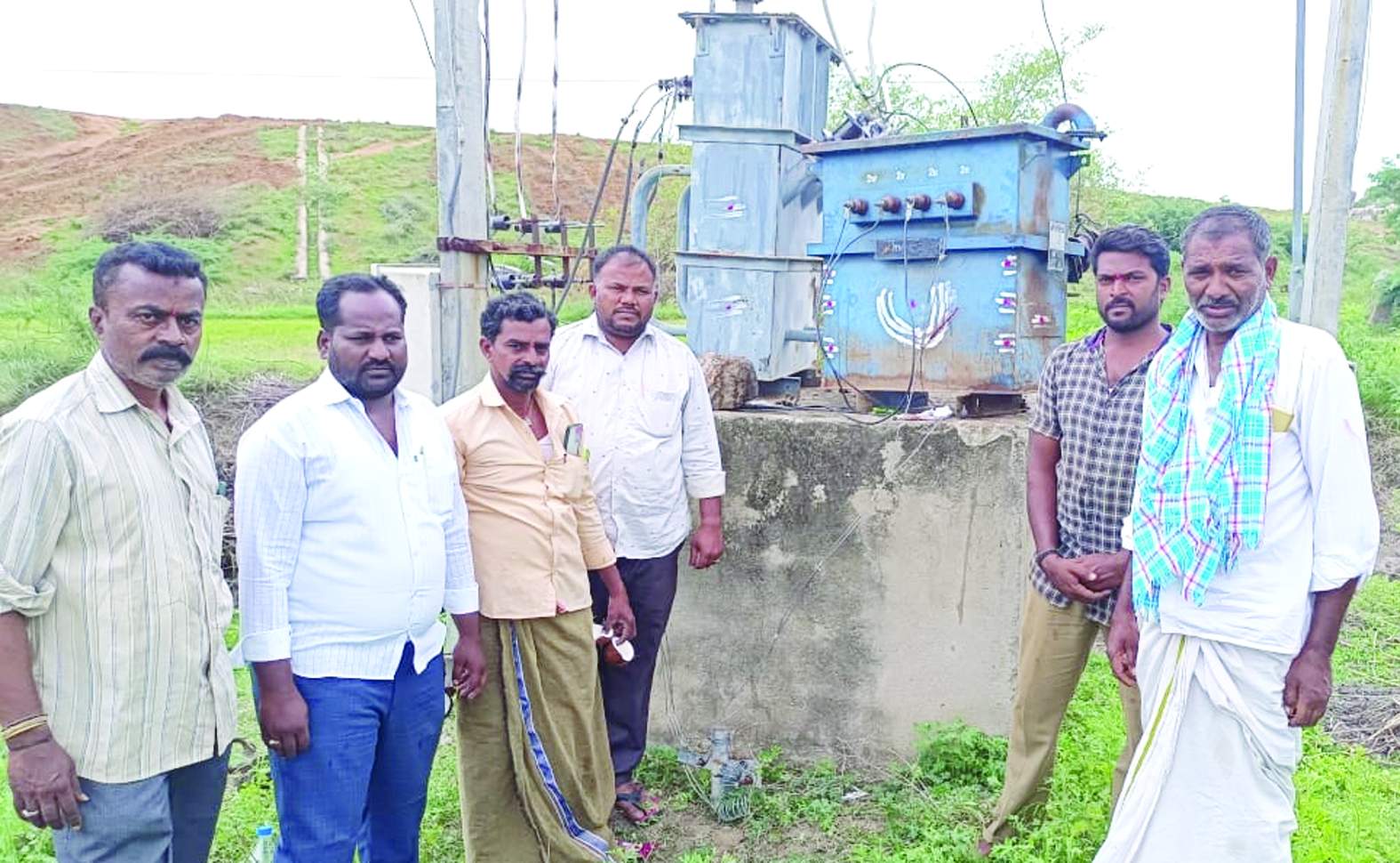 ఏర్పాటు చేసిన విద్యుత్‌ ట్రాన్స్‌ఫార్మర్‌