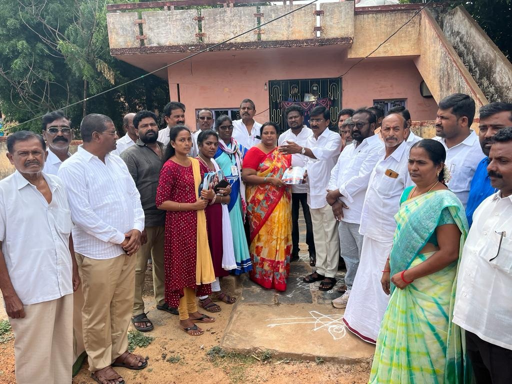 అర్హులందరికీ సంక్షేమ ఫలాలు