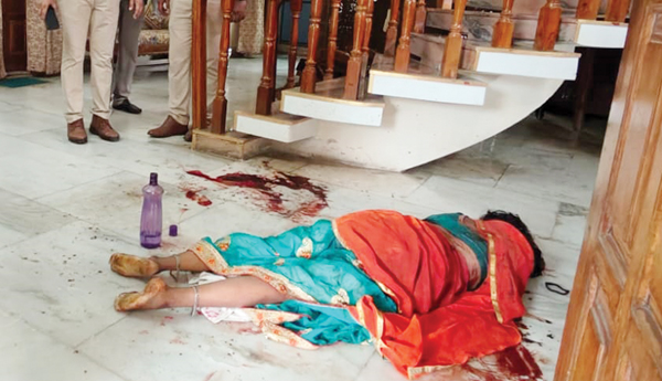 మహిళ దారుణ హత్య