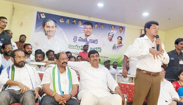 మత్స్యకారుల అభివృద్ధికి ప్రభుత్వం కృషి