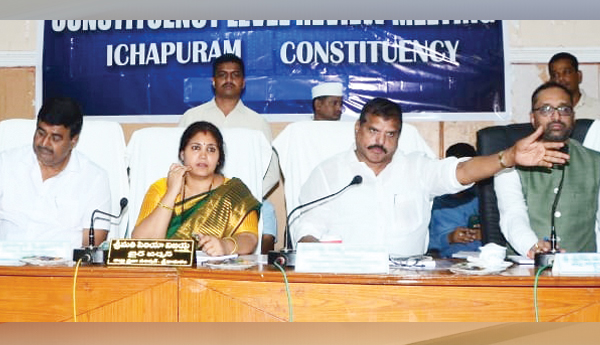 ధాన్యం కొనుగోళ్లలో రైతులకు అన్యాయం