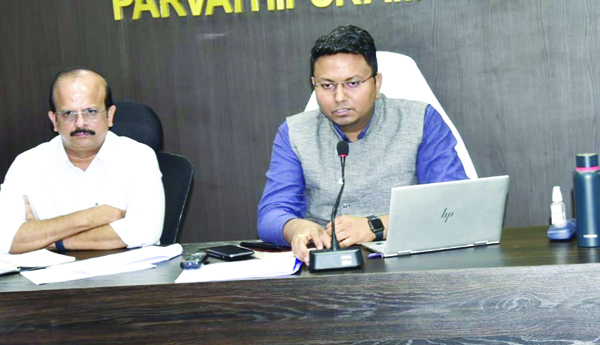 డోర్‌ టు డోర్‌ సర్వే : కలెక్టర్‌