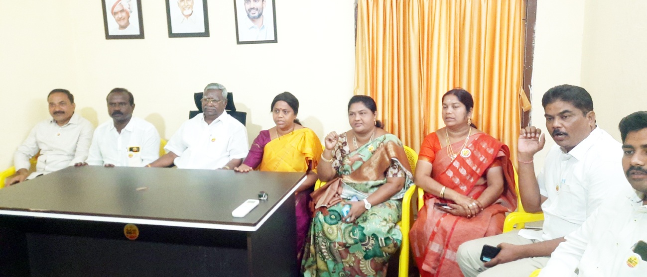 ఆ అధికారుల పేర్లు రెడ్‌బుక్‌లో రాశాం