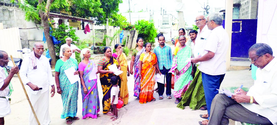 పేదలందరికీ ఇళ్ల పట్టాలు మంజూరు చేయండి