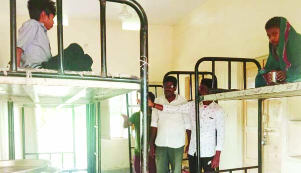 జ్వరాల బారి నుండి విద్యార్థులను రక్షించండి