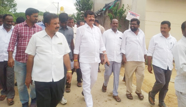/The-honor-of-fulfilling-100%-promises-belongs-to-the-YCP-MLA-Dwarkanatha-Reddy