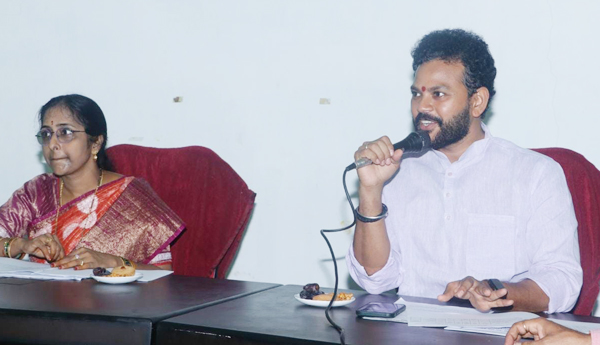 అభివృద్ధి పనులకు ప్రభుత్వం మోకాలడ్డు