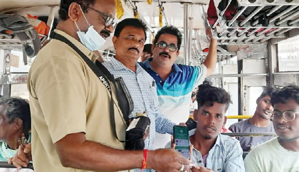 ఆర్‌టిసిలో నగదు రహిత లావాదేవీలకు ప్రాధాన్యం