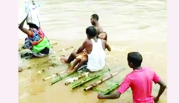 ప్రాణాలు ఫణంగా పెట్టి..