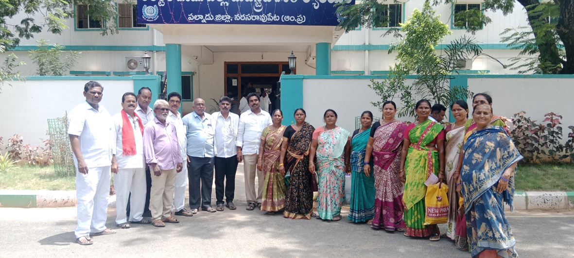 ఎమ్మెల్యే ఆక్రమించిన భూములను స్వాధీనం చేసుకోవాలి