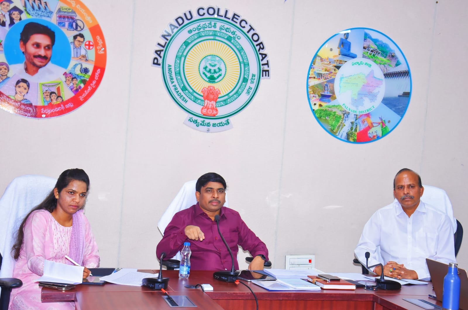 ఓటర్ల సర్వేపై కలెక్టర్‌ సమీక్ష