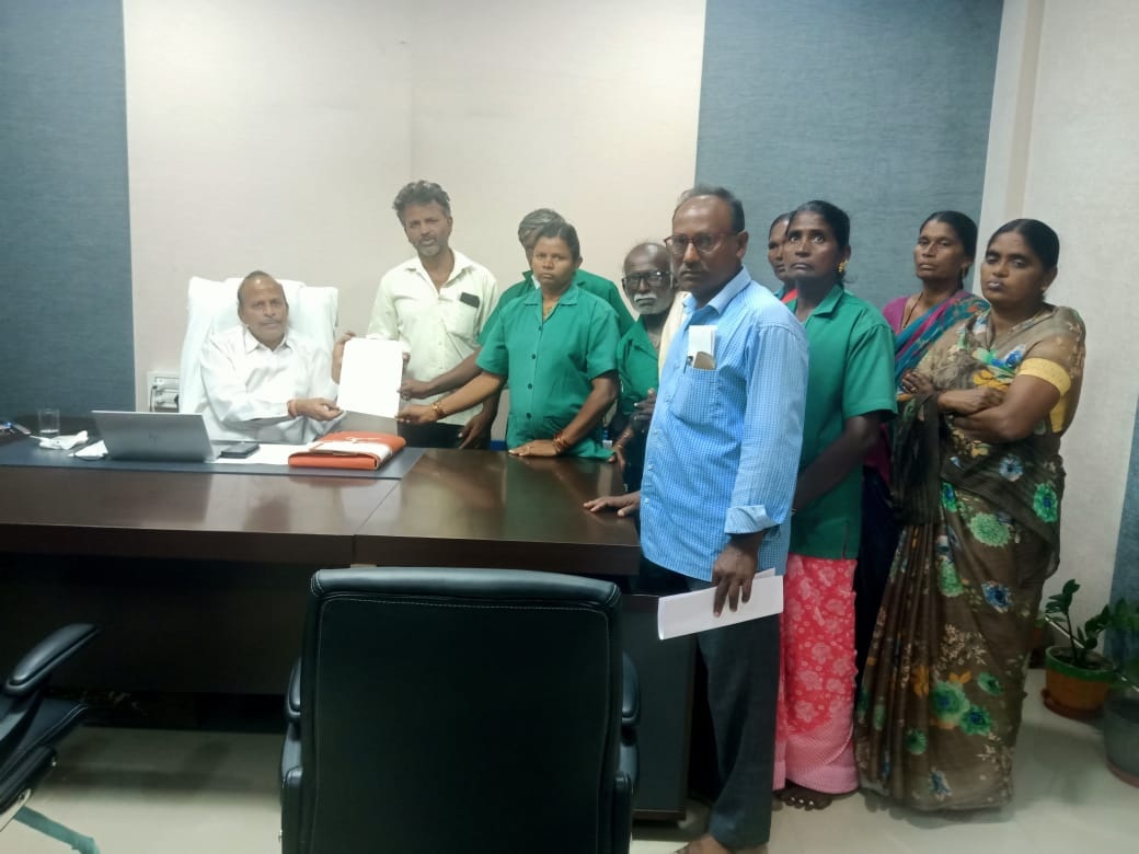 నెలల తరబడి జీతాలివ్వలేదు..