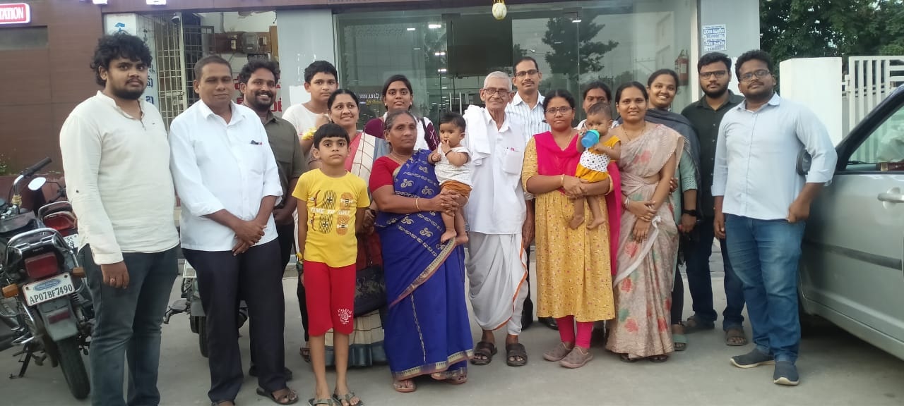 తల్లికి నివాళిగా ప్రతిఏటా కుటుంబం రక్తదానం