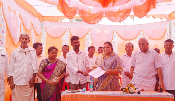 ఎమ్మెల్యే దృష్టికి ఆఫ్‌షోర్‌ నిర్వాసితుల సమస్యలు