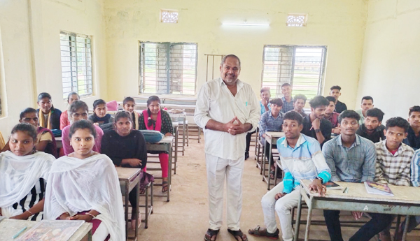 ర్యాంకుల కోసం పేపర్‌ లీకులు