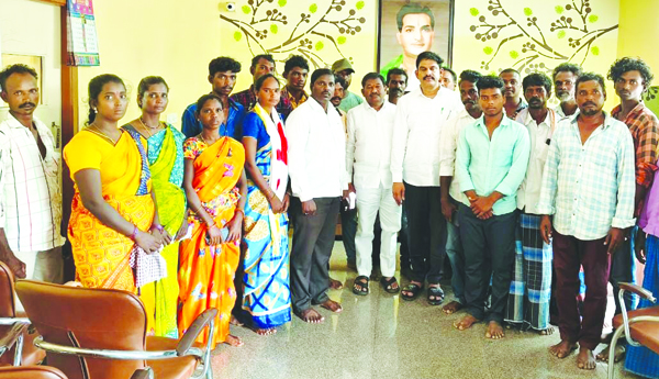 పోలేరమ్మ కొలుపులకు ఎమ్మెల్యే ఏలూరికి ఆహ్వానం