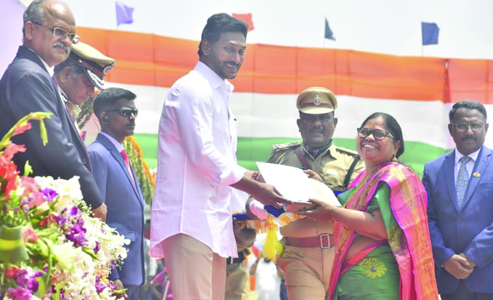 ఉత్తమ పాఠశాలగా పెద్దపవని గురుకుల పాఠశాల