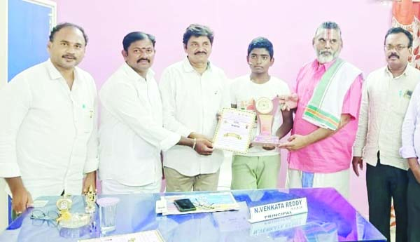 రుత్విక్‌కు అభినందనలు