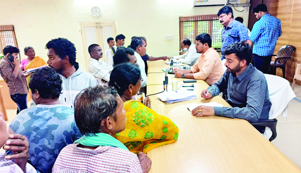 స్పందనకు 51 అర్జీలు