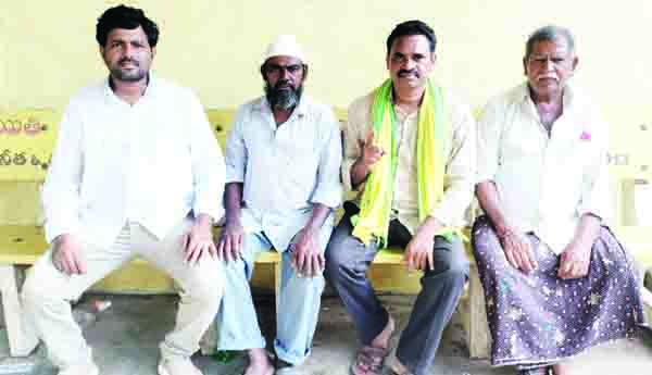 వరద బాధితులకు తక్షణ సాయానికి ఆంక్షలా?