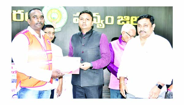 మారుమూల గ్రామాల్లో వైద్య సేవలు అందించాలి