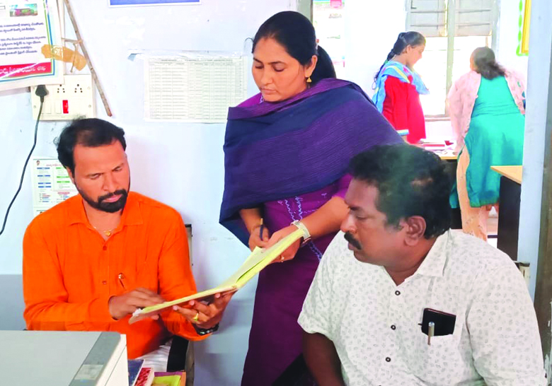 సచివాలయంలో ఆకస్మిక తనిఖీ