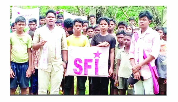 విద్యార్థుల ప్రాణాలు కాపాడండి : ఎస్‌ఎఫ్‌ఐ