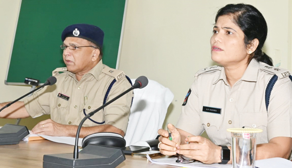 పోలీసు కుటుంబాలకు అండగా ఉంటాం