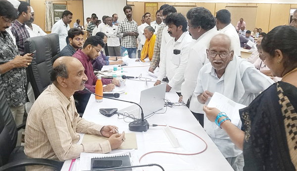 'స్పందన'కు 210 వినతులు