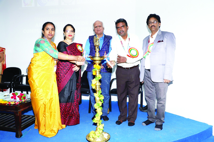 ఆధునిక గణిత పధ్ధతులపై అవగాహన పెంచుకోవాలి