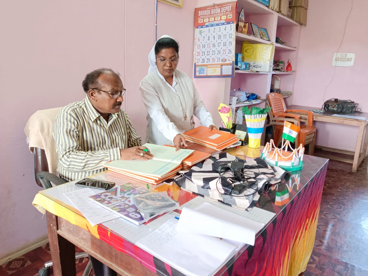 విద్యార్థుల పేర్లు ఆన్‌లైన్‌లో నమోదుచేయాలి