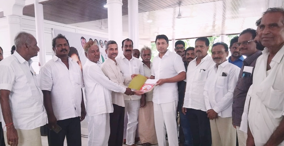 ఎంఎల్‌ఎ విక్రమ్‌రెడ్డికి వినతి