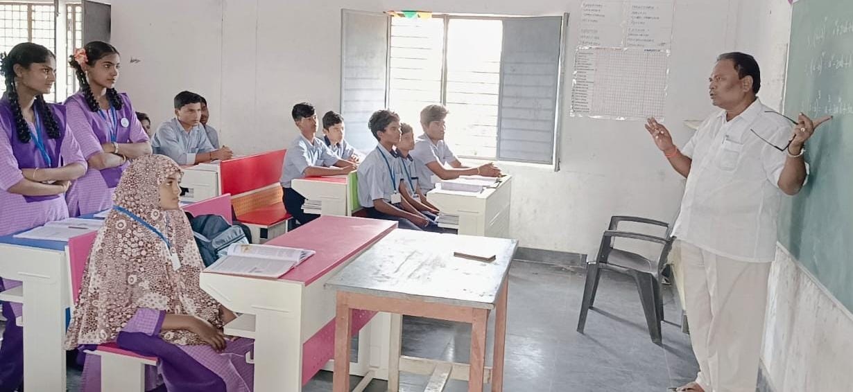 ర్యాంకులు సాధించేలా బోధించాలి