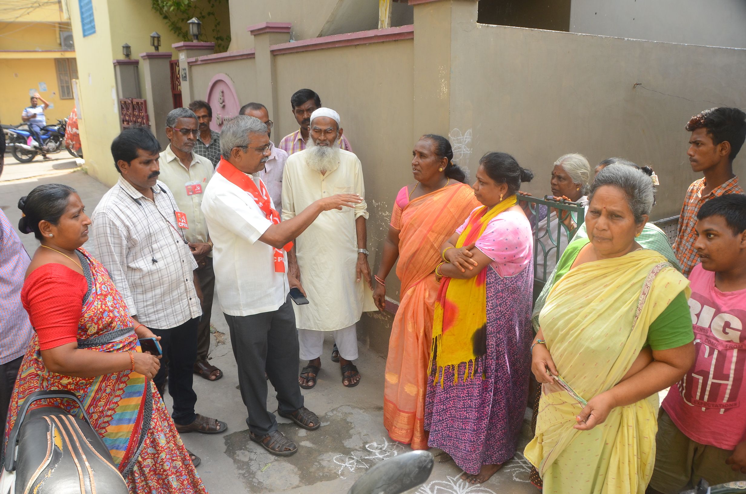 పెరిగిన బియ్యం ధరలు - గగ్గోలు పెడుతున్న ప్రజలు