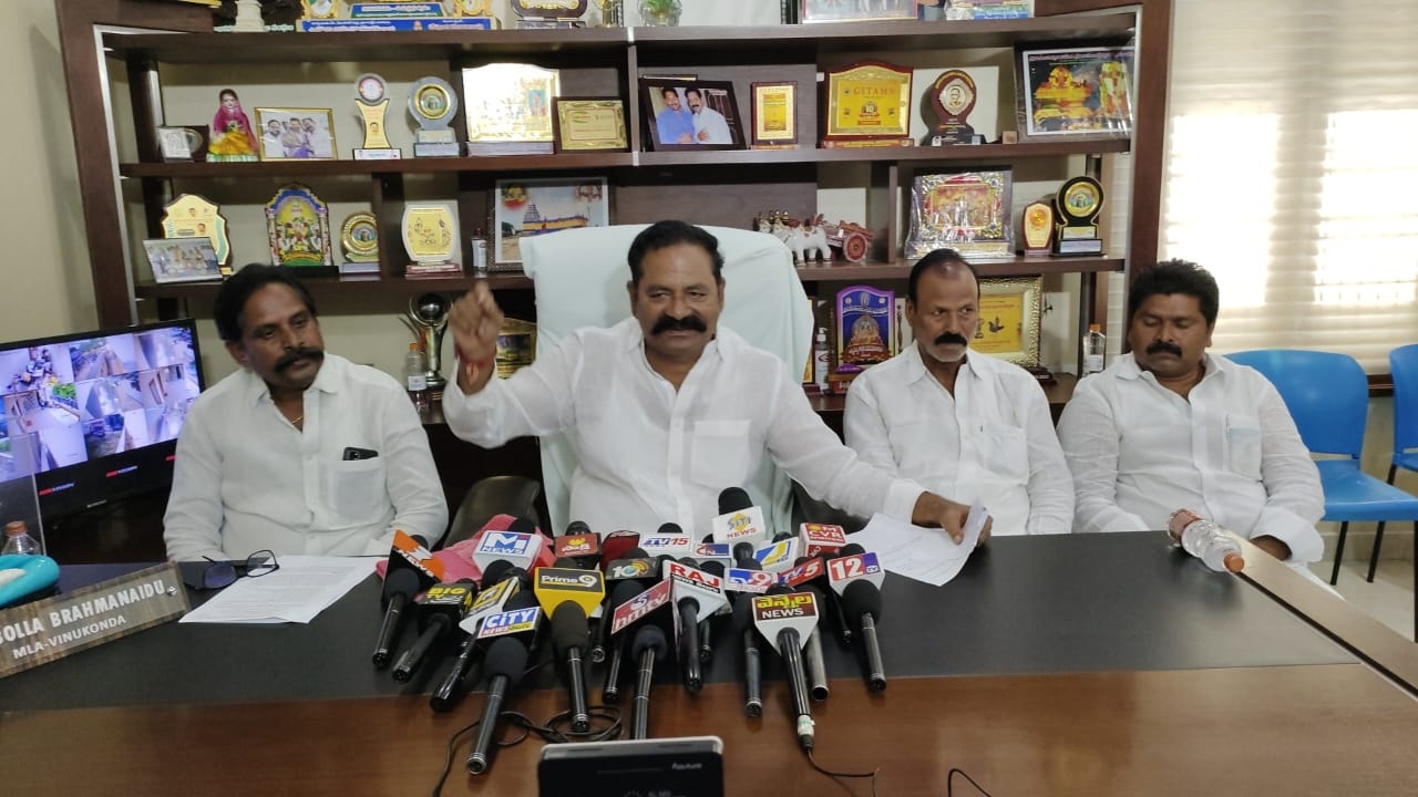 అంగుళం ఉన్నా తిరిగిస్తాం : ఎమ్మెల్యే