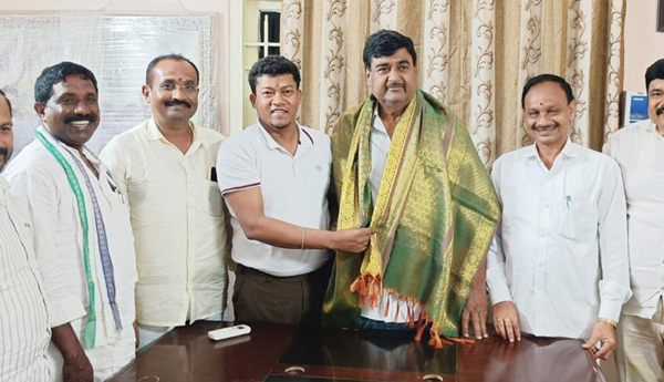 జగనన్న వదిలిన బాణం దాసన్న