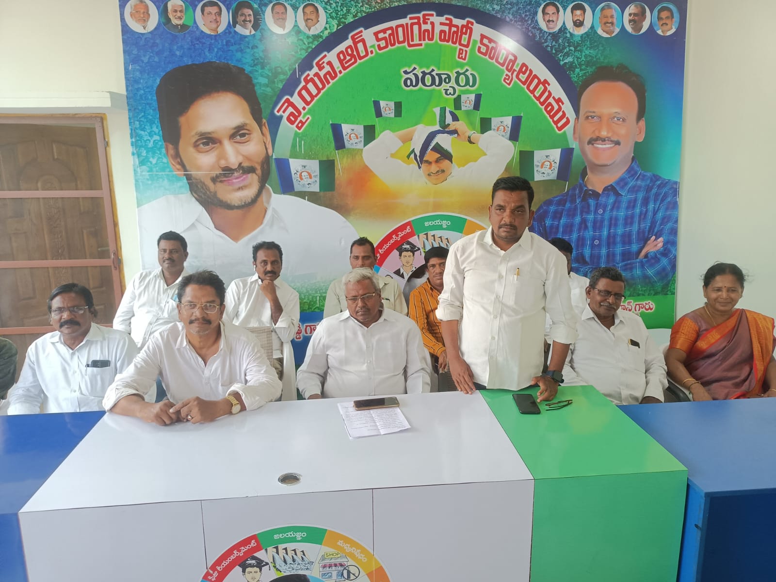 సమావేశంలో మాట్లాడుతున్న గడ్డం మస్తాన్‌వలి