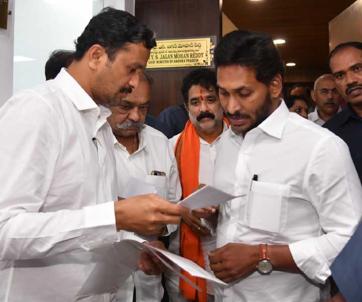 రూ 50 లక్షలు నిధులు మంజూరు