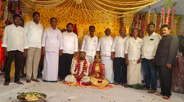 వధూవరులకు ఆశీర్వాదం