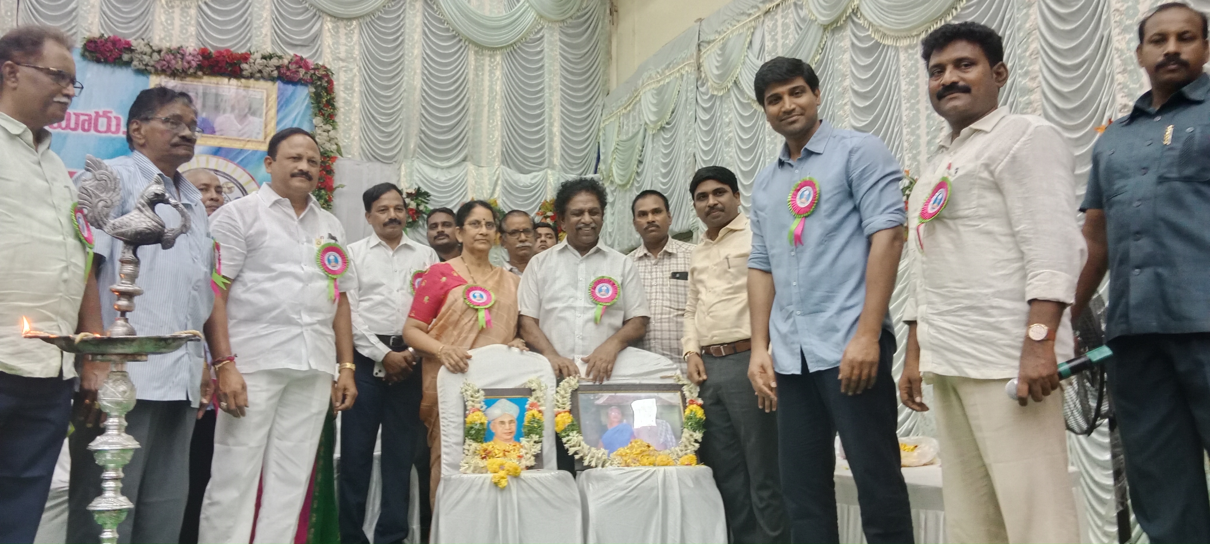 ఉపాధ్యాయునికి ఏదీ ప్రత్యామ్నాయం కాదు