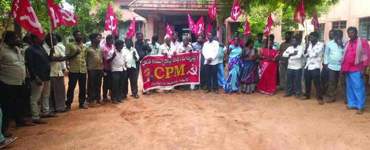 సుందరయ్య నగర్‌లో రోడ్లు, కాలువలను నిర్మించాలి