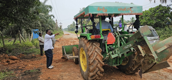 రోడ్డు వేయిస్తాం : సర్పంచి