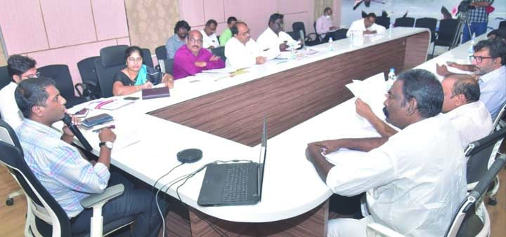 పోలింగ్‌ ప్రక్రియపై సమీక్ష
