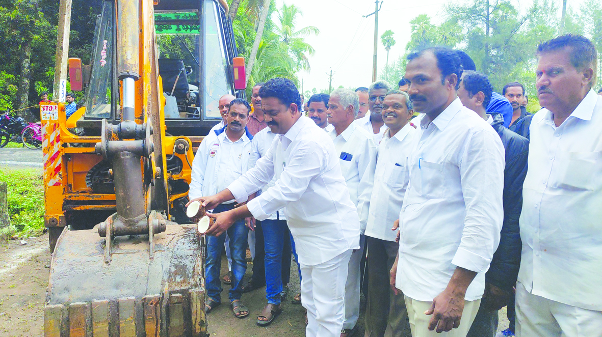 ఆర్‌అండ్‌బి రహదారుల అభివృద్ధికి కృషి
