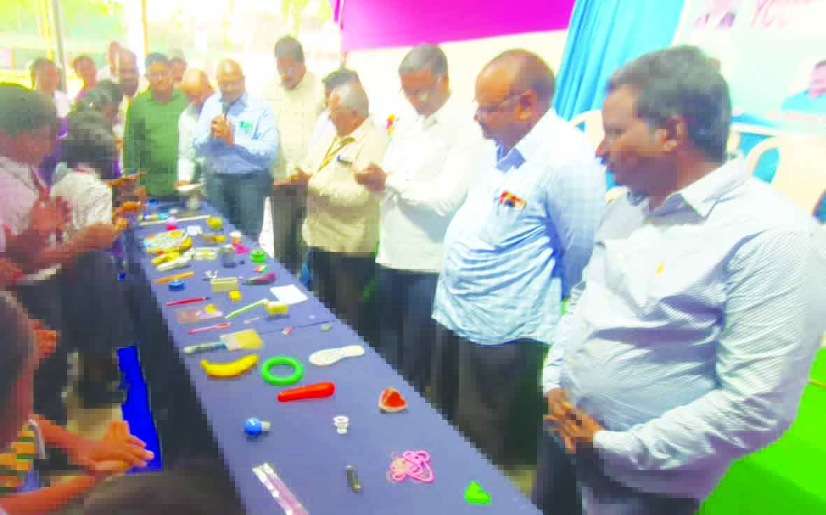 విద్యార్థులకు పలు పోటీలు